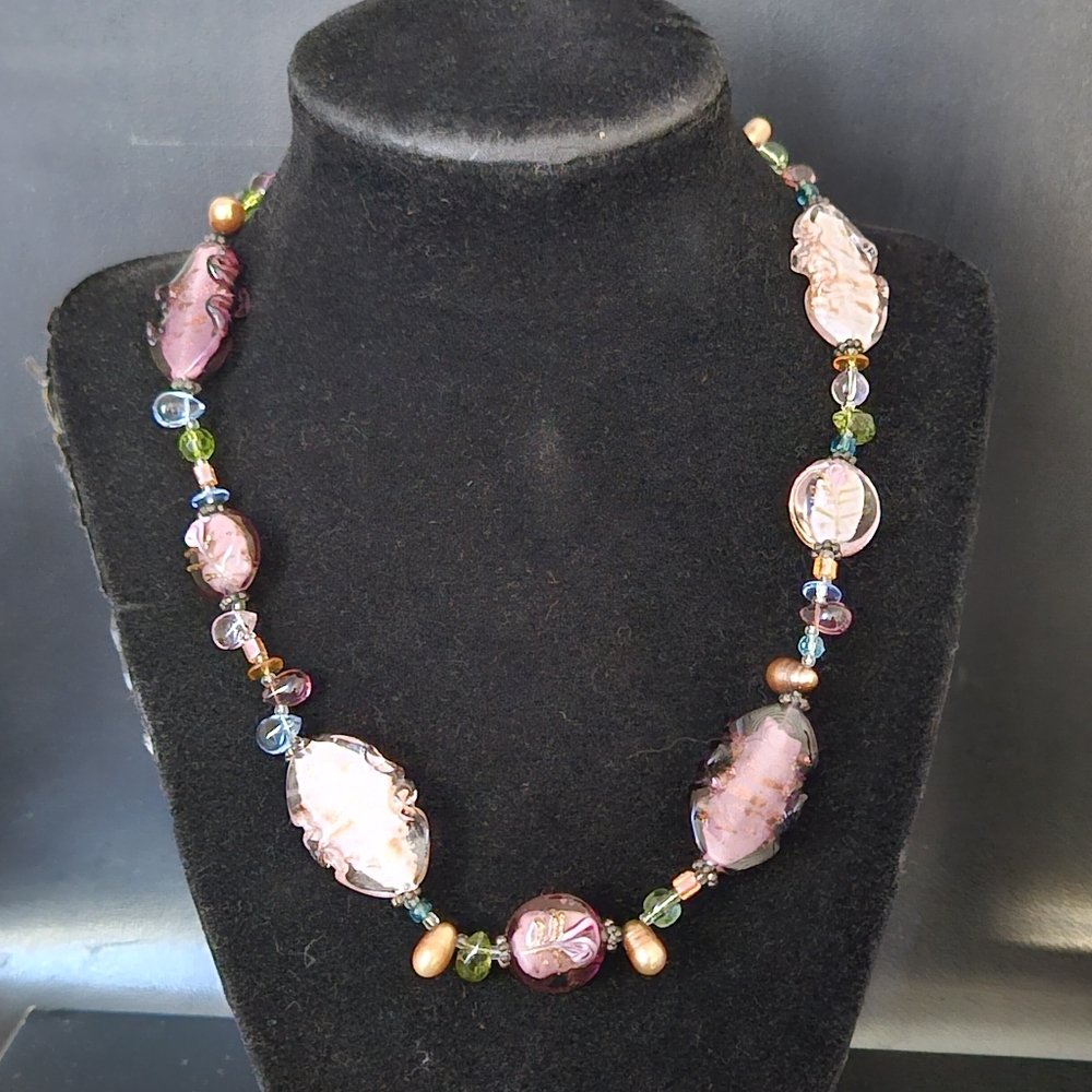 Necklace Premier Designs Pink and Lavender Glass Ruffled  Lampwork Bead Necklace
